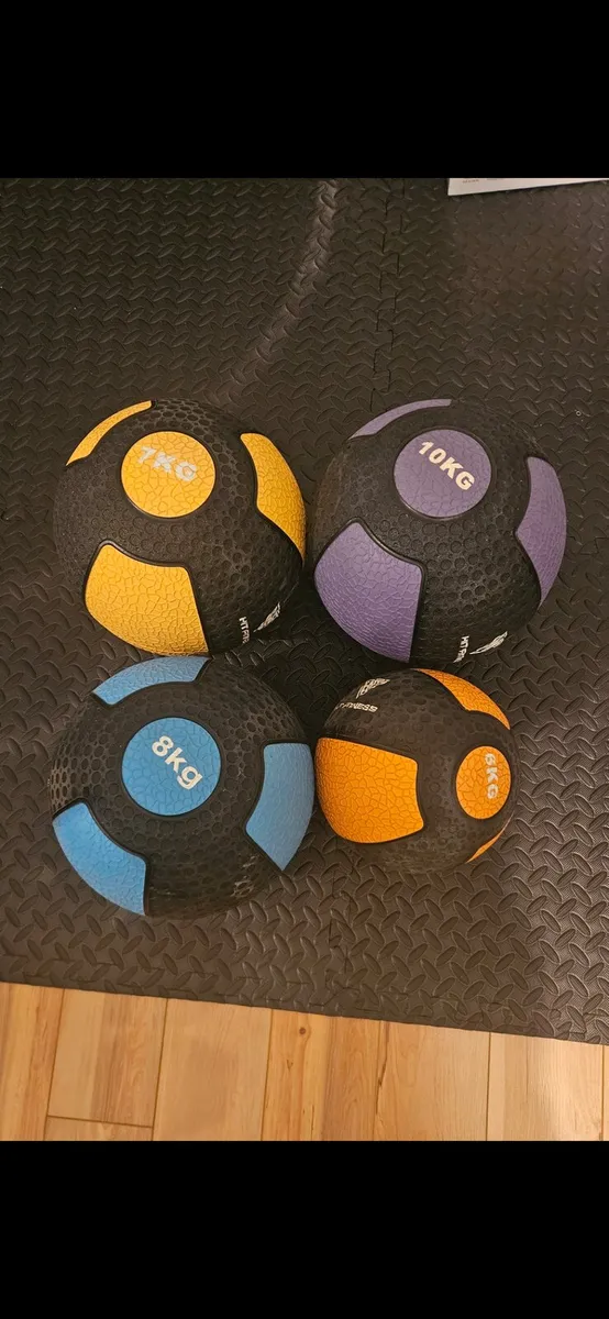 Medicine balls - Image 1