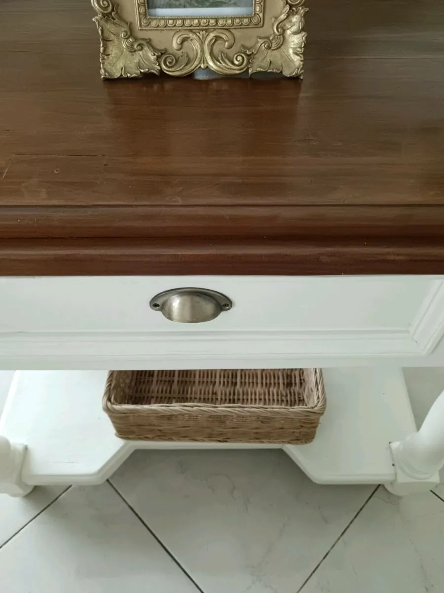 Console table - Image 1