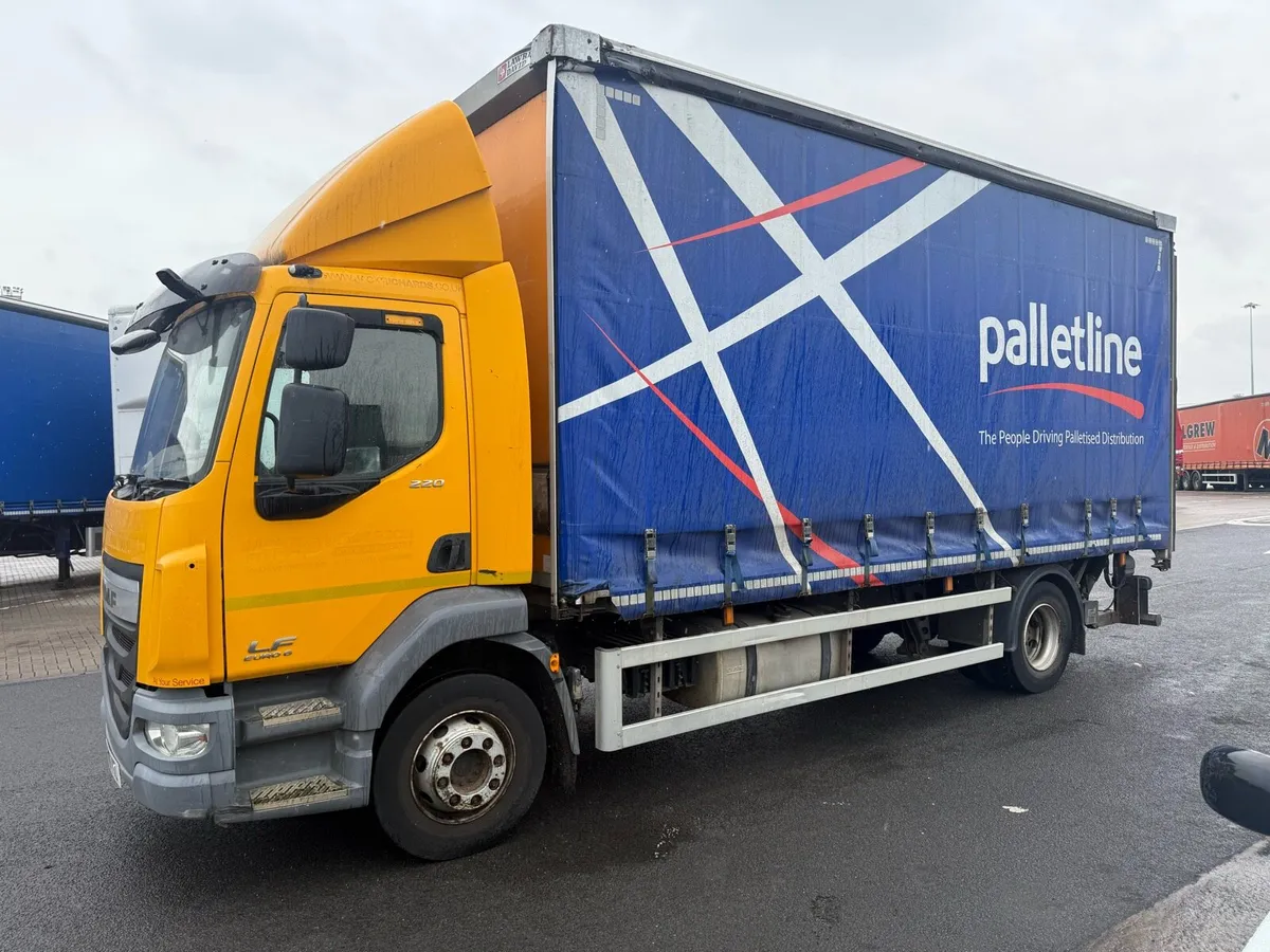 Daf 15 tonne Curtainsider - Image 1