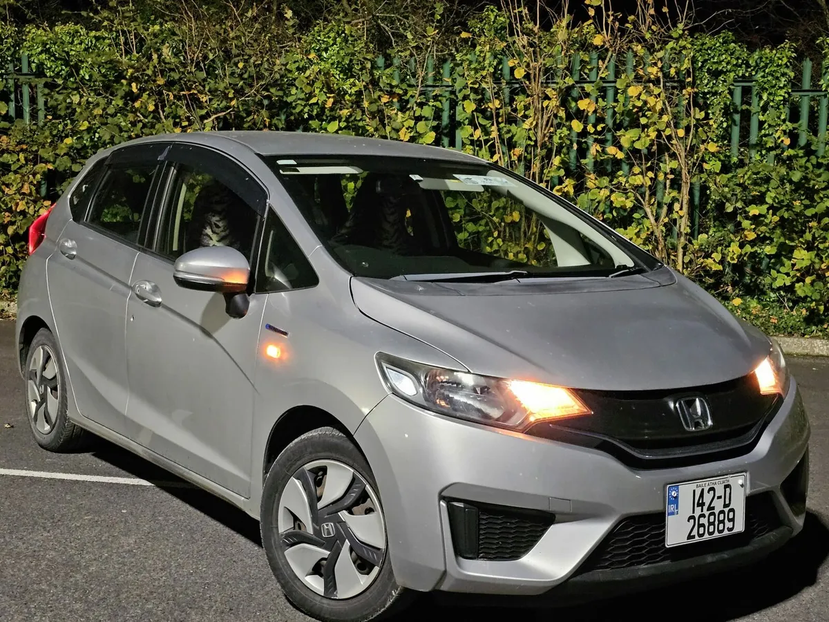 2014 Honda fit hybrid automatic €6,555 - Image 1