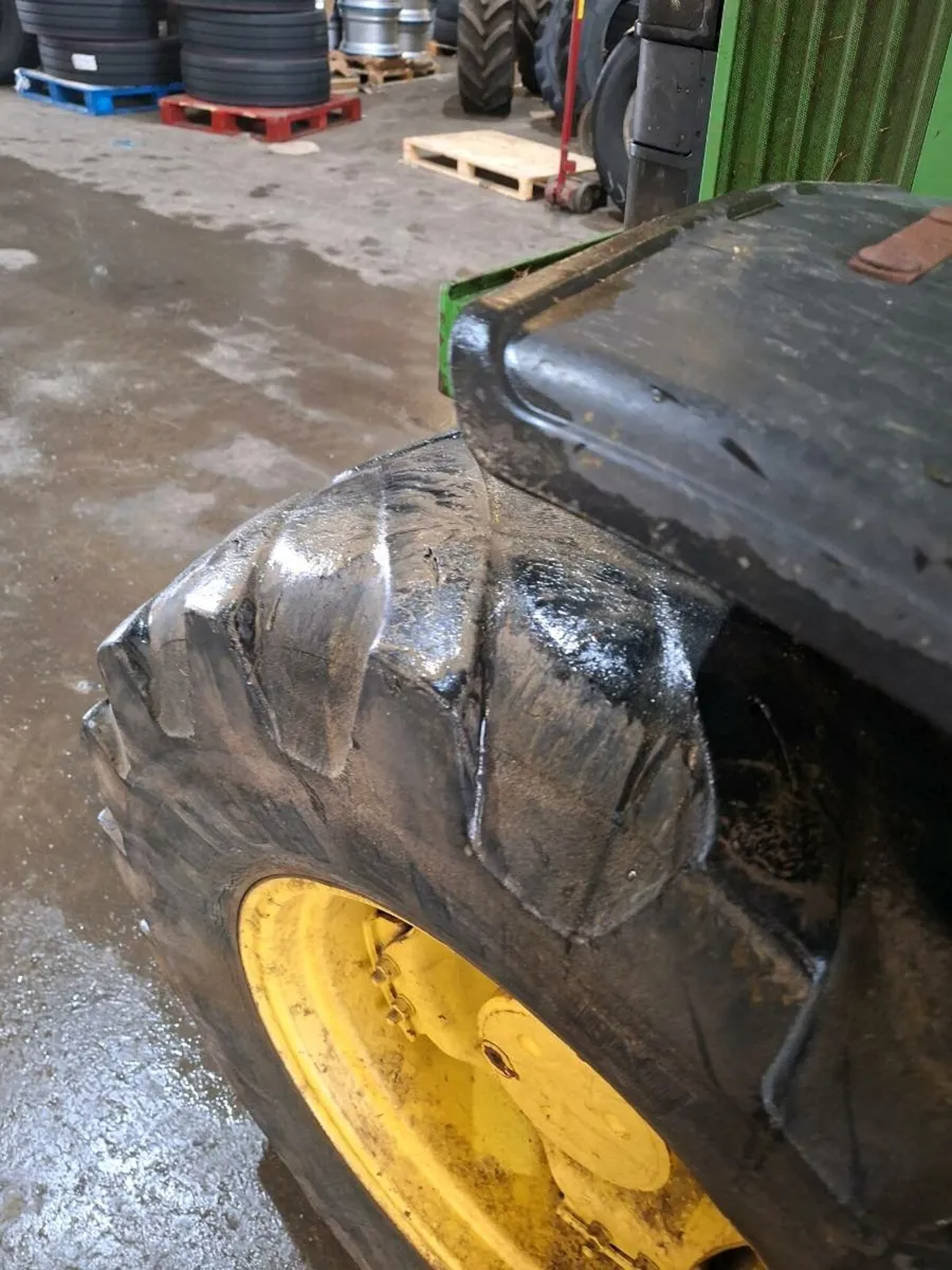 2 Tyres 445/70 R24 - Image 4