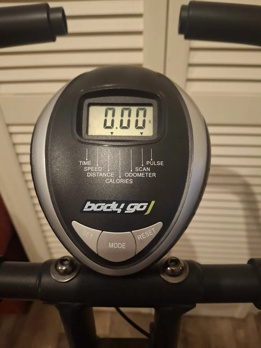 Excerise bike - Image 2