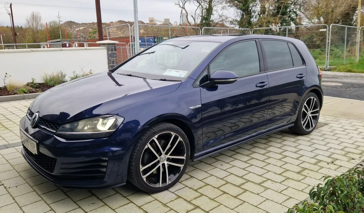 2016 Volkswagen Golf GTD - Image 2