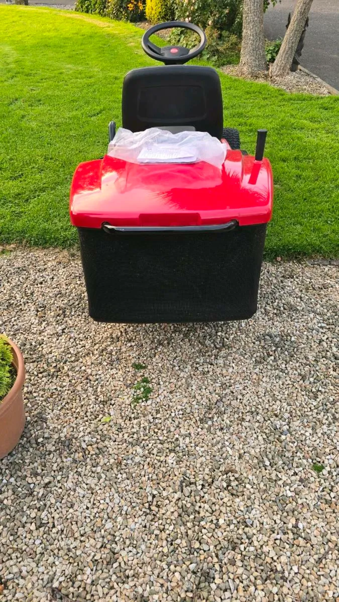 Castelgarden Ex Display - Image 3