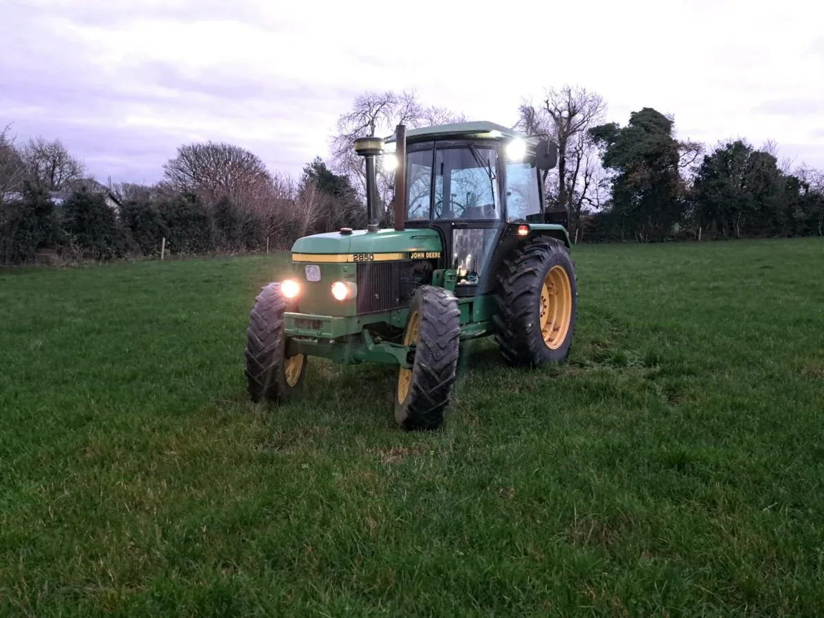 John deere 2850 with loader - Image 1