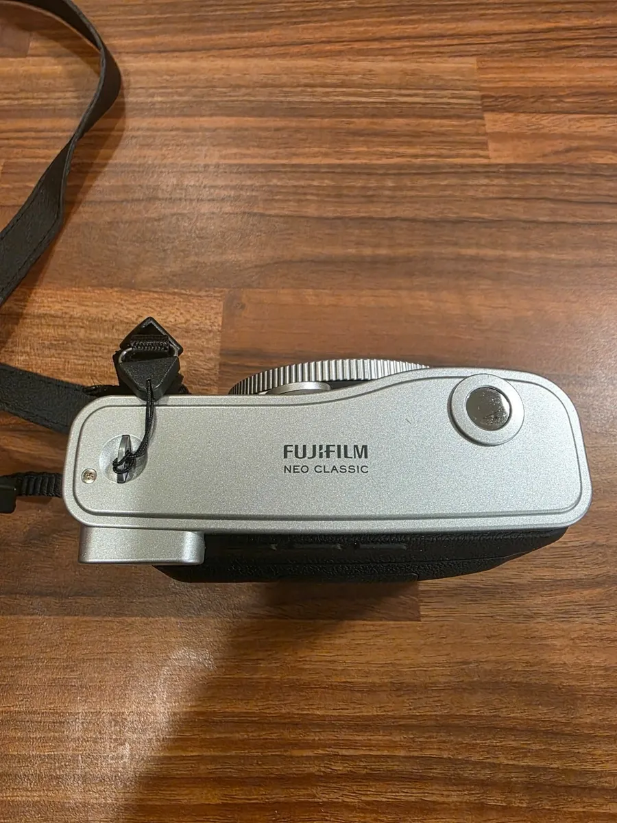 MINT Instax Mini 90 Neo Classic - Image 2