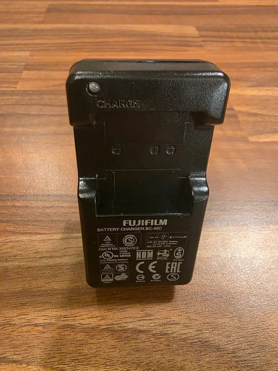 MINT Instax Mini 90 Neo Classic - Image 4