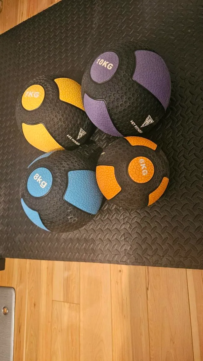 Medicine balls - Image 2