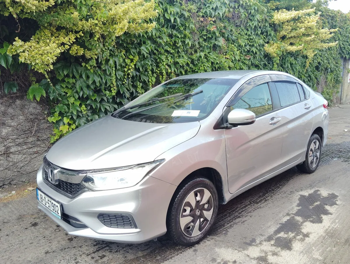 2018 Honda Grace Automatic Hybrid 6000KM1 owner - Image 1