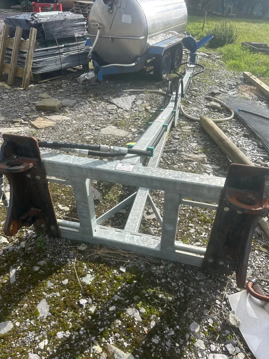 Propellor agitator for telescopic loader