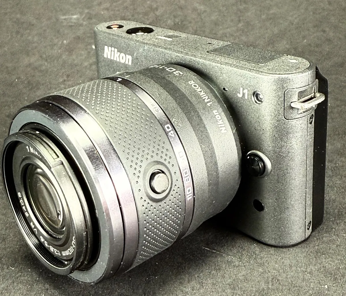 Nikon 1 J1 mirrorless digital camera bundle - Image 2