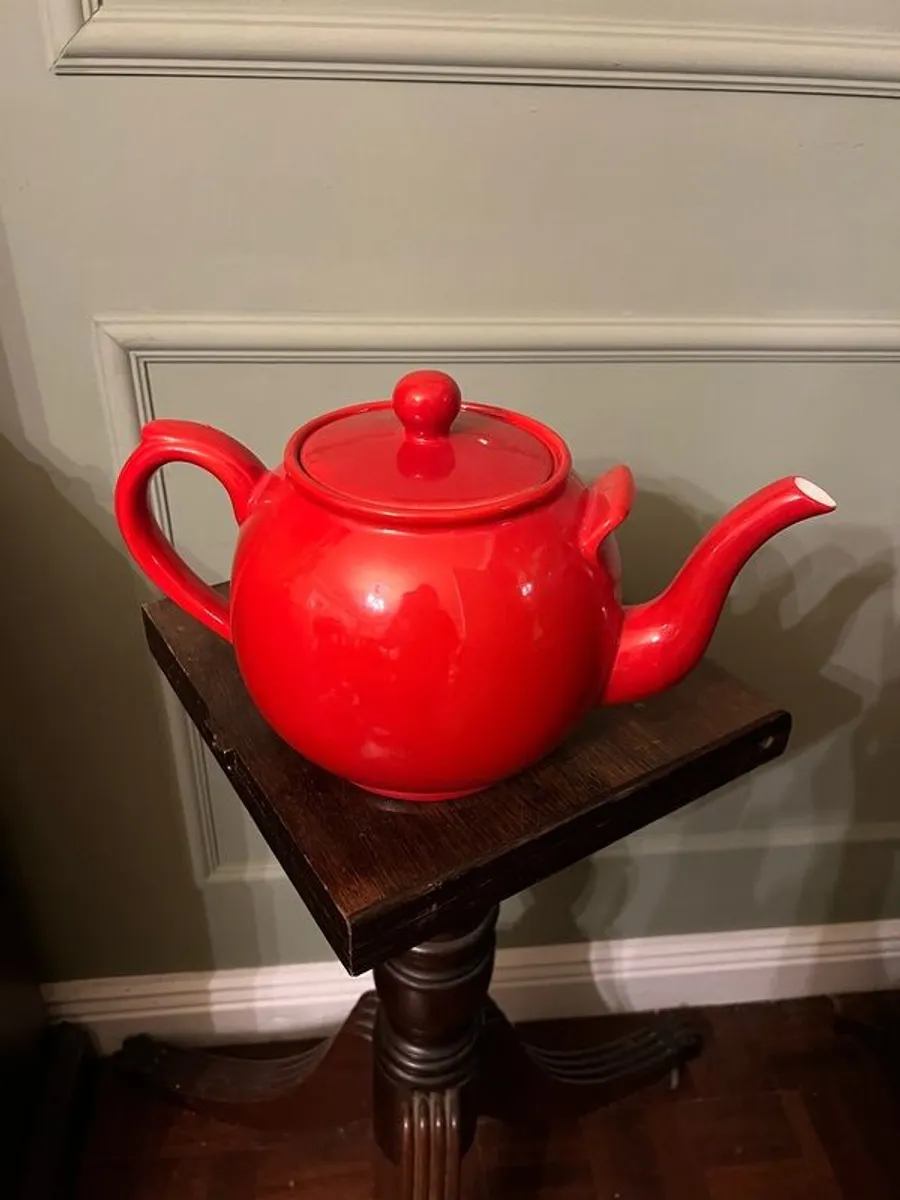 Tea Pot (vintage) - Image 1