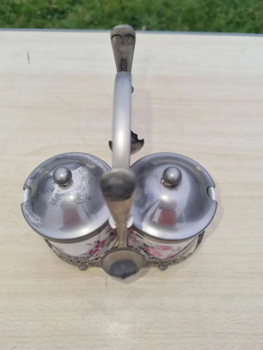 Set of two vintage porcelain sugar bowls - Image 2