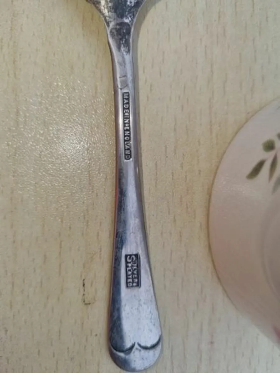 Set of two vintage porcelain sugar bowls - Image 4