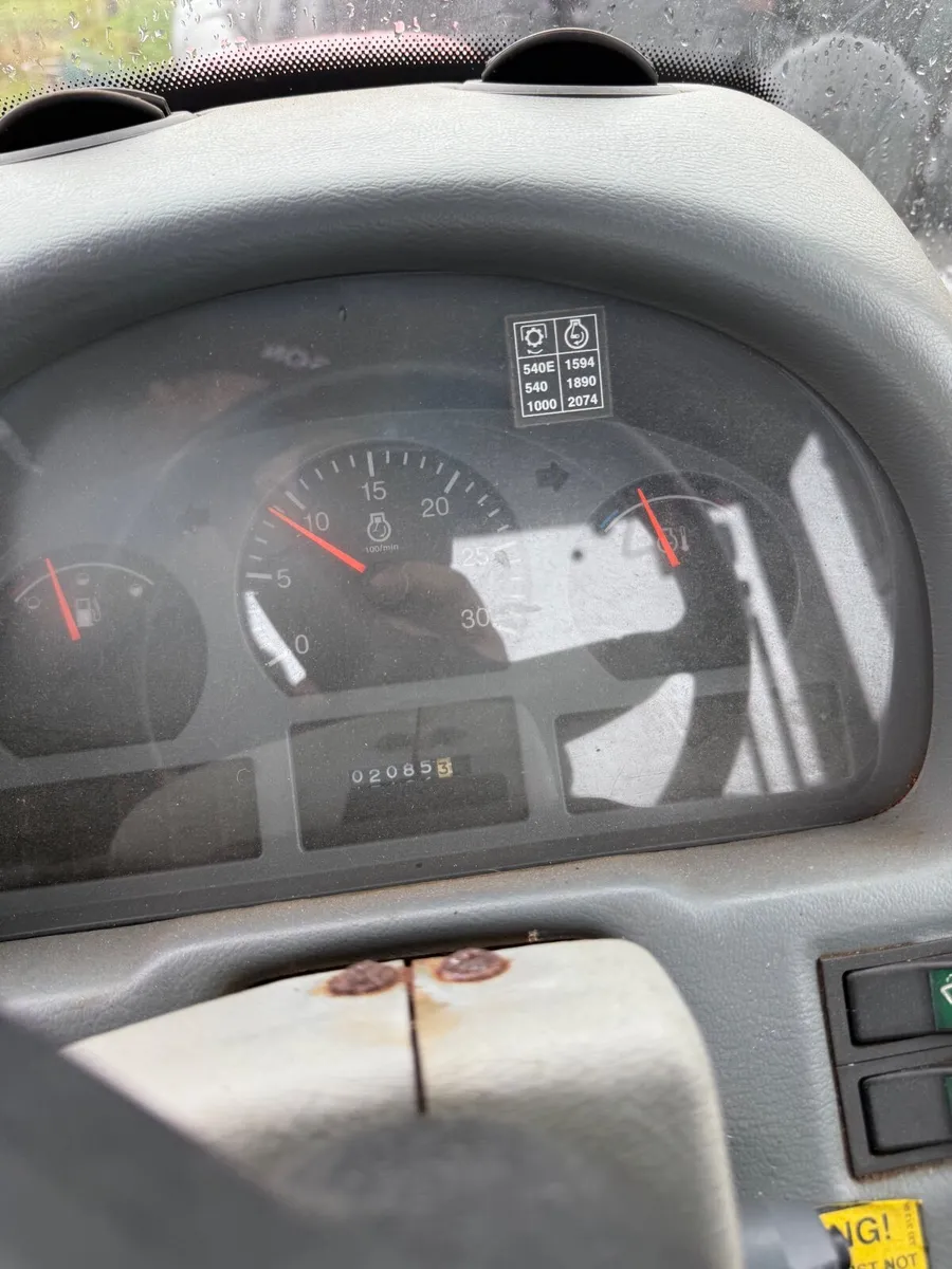 Valtra a92 - Image 3