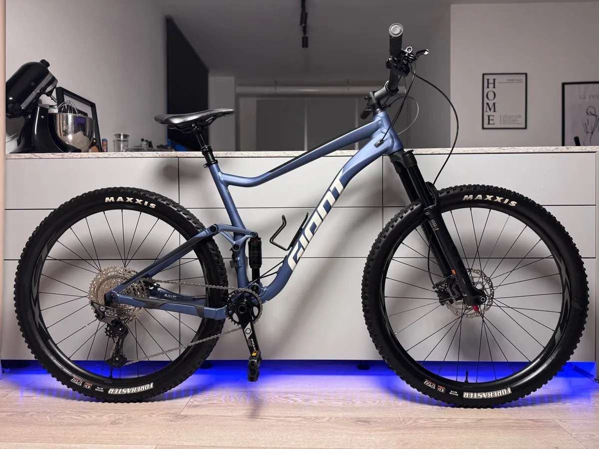 GIANT Stance Full Suspension Bike XL (Like New) - Image 1