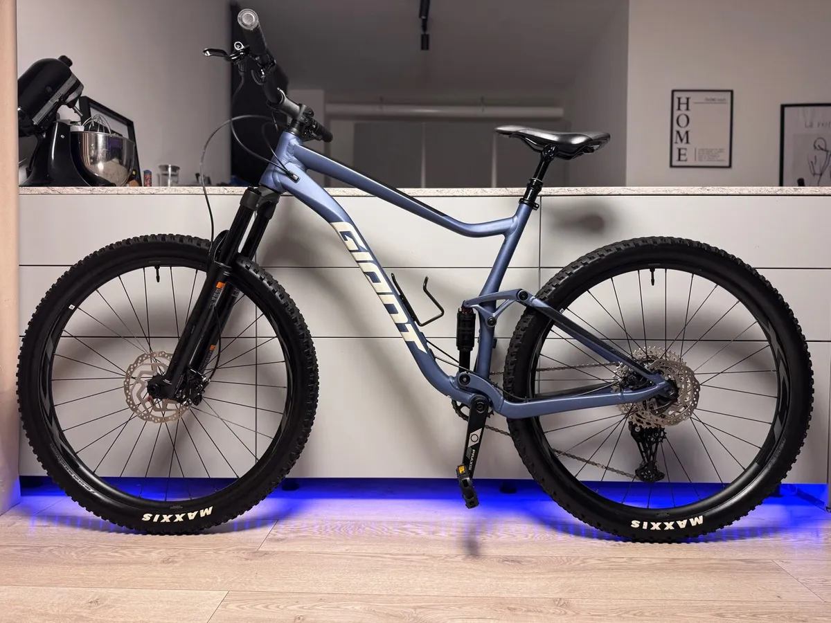 GIANT Stance Full Suspension Bike XL (Like New) - Image 2