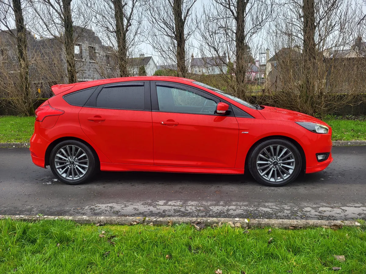 Ford Focus  1.5 ST- LINE .  MINT CONDITION - Image 2