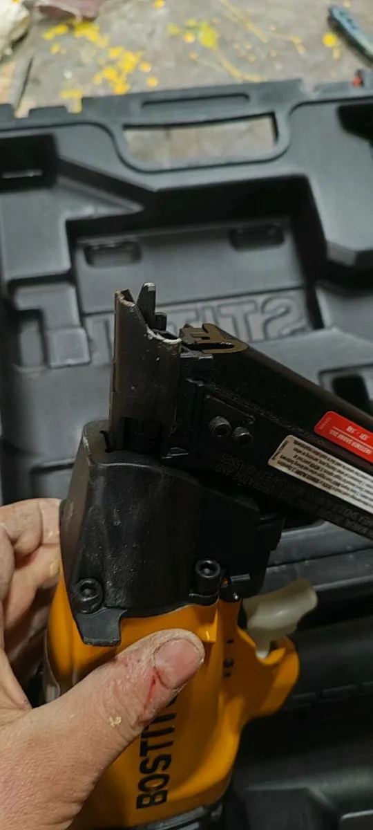 Bostitch MCN150-E Strap Shot - Image 3