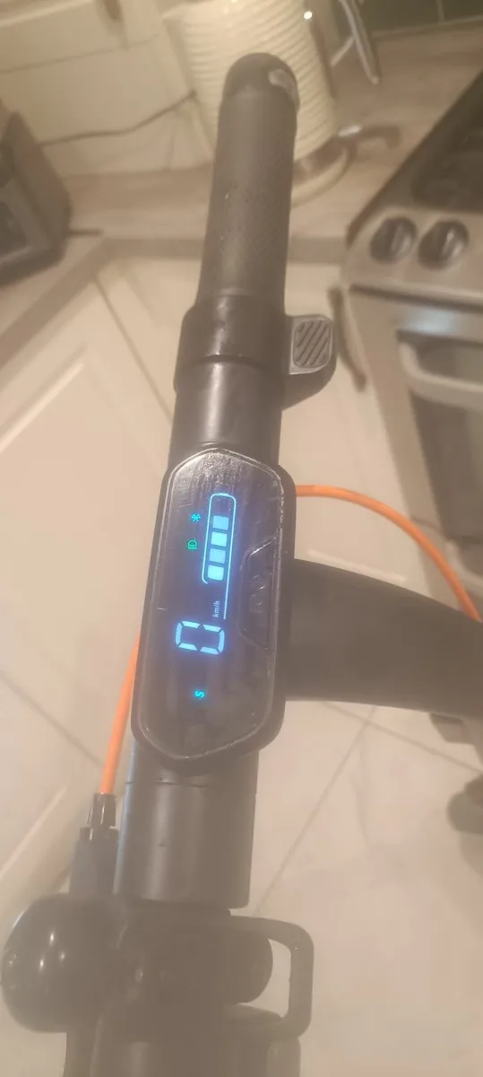 Ninebot e2 pro Scooter - Image 1