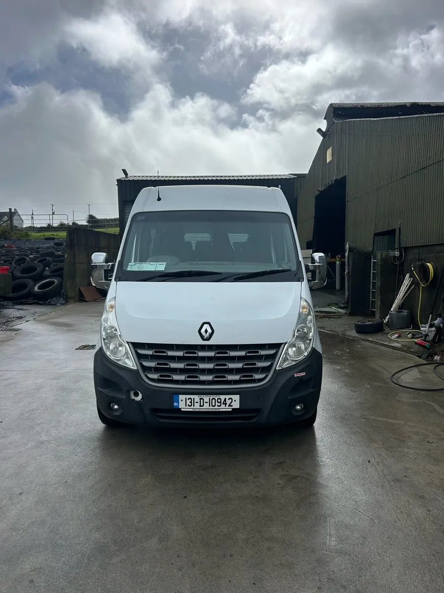 131 Renault Master 16 seater - Image 1
