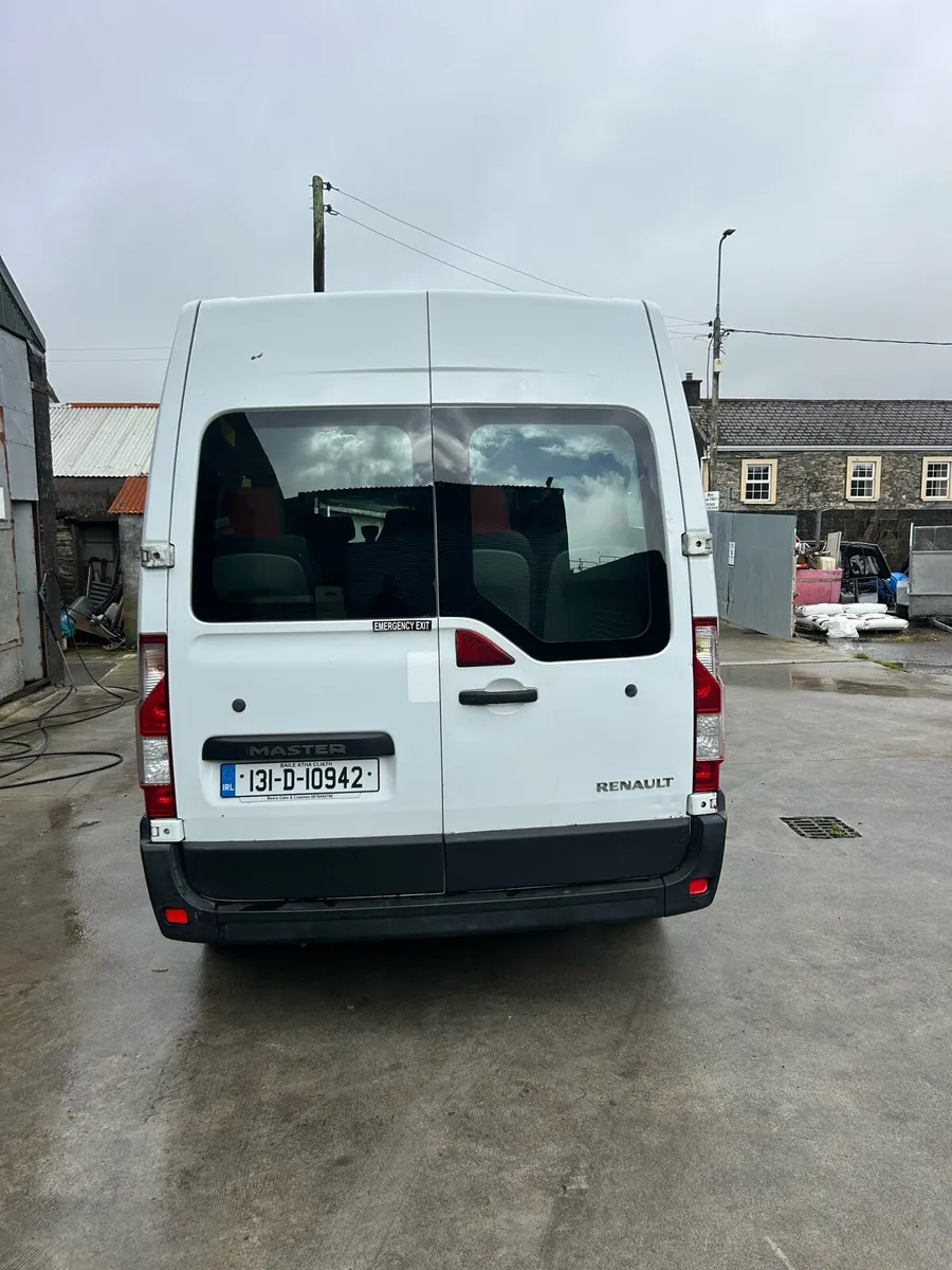 131 Renault Master 16 seater - Image 4