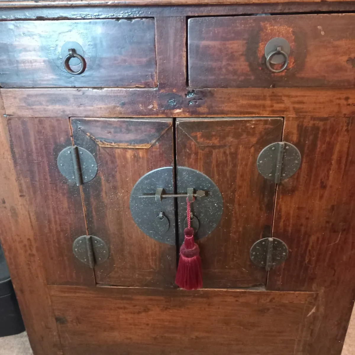 Unique Chinese sideboard - Image 1