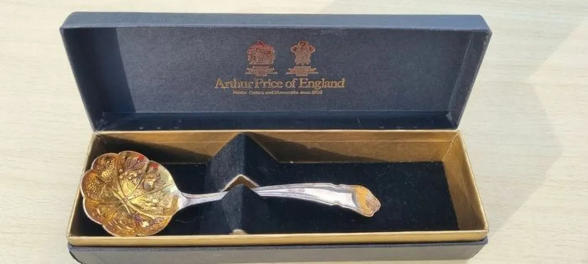 Arthur Price of England vintage gold plated spoon - Image 1