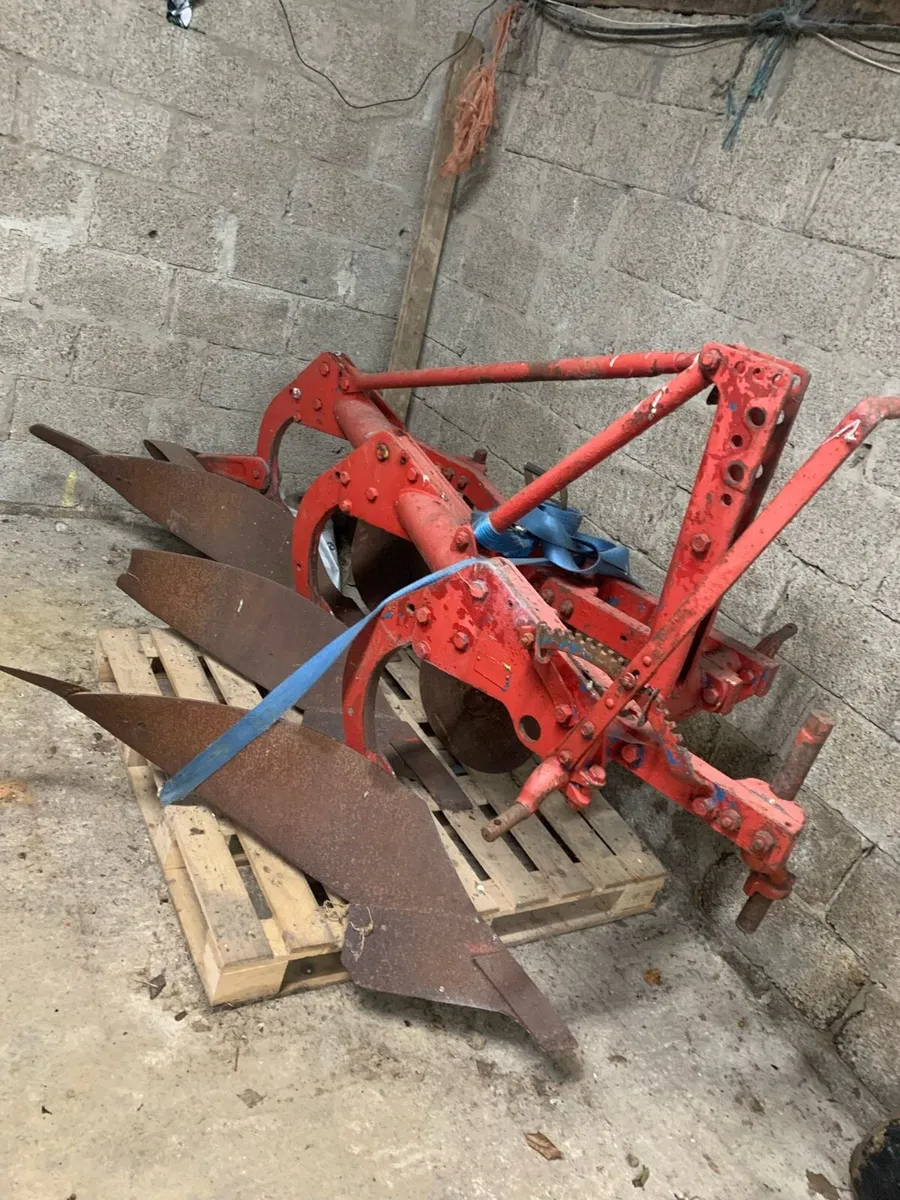 3 furrow plough - Image 1