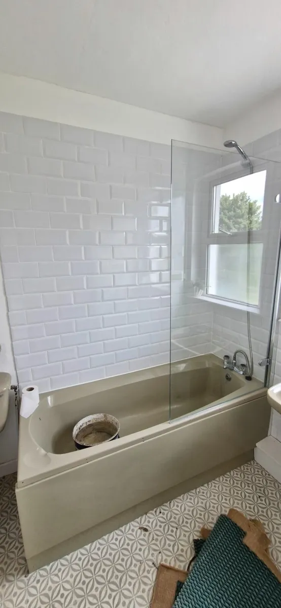 Shower screen - Image 1