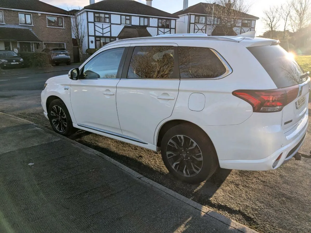 Mitsubishi Outlander 2.0 PHEV GX4HS - 2016 - Image 4