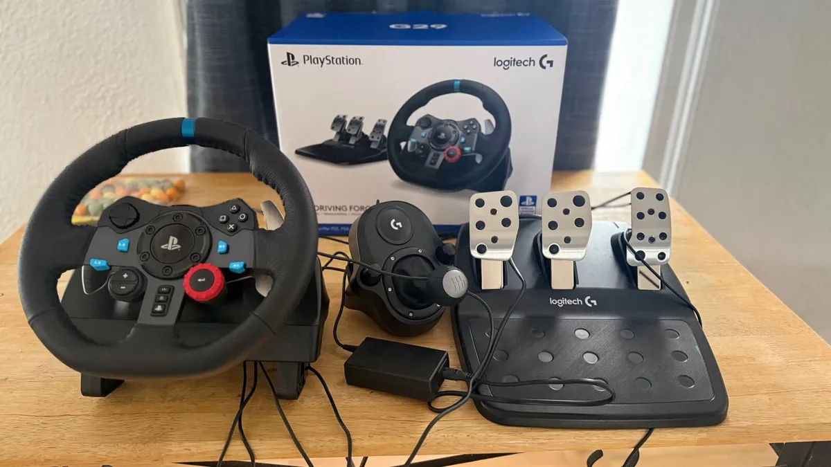 Logitech G29 + Gear Shifter – Excellent Condition - Image 1