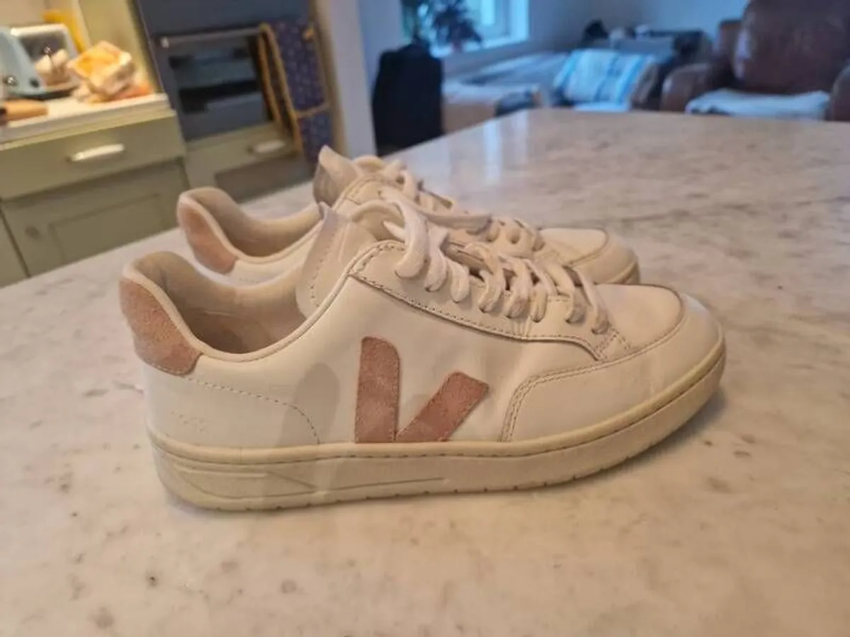 Veja white and pink shoes. - Image 2