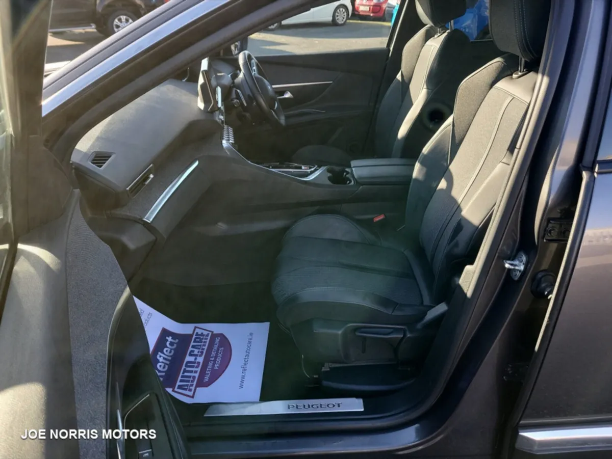 Peugeot 5008 ALLURE 1.5 BLUE HDI  AUTOMATIC - Image 4