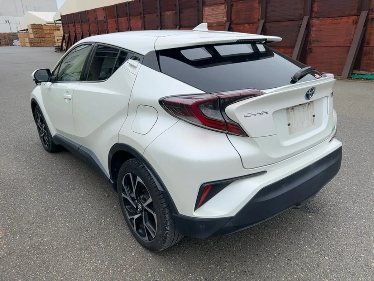 Toyota C-HR LUNA SPORT PETROL/HYBRID 5DR AUTOMATIC - Image 2