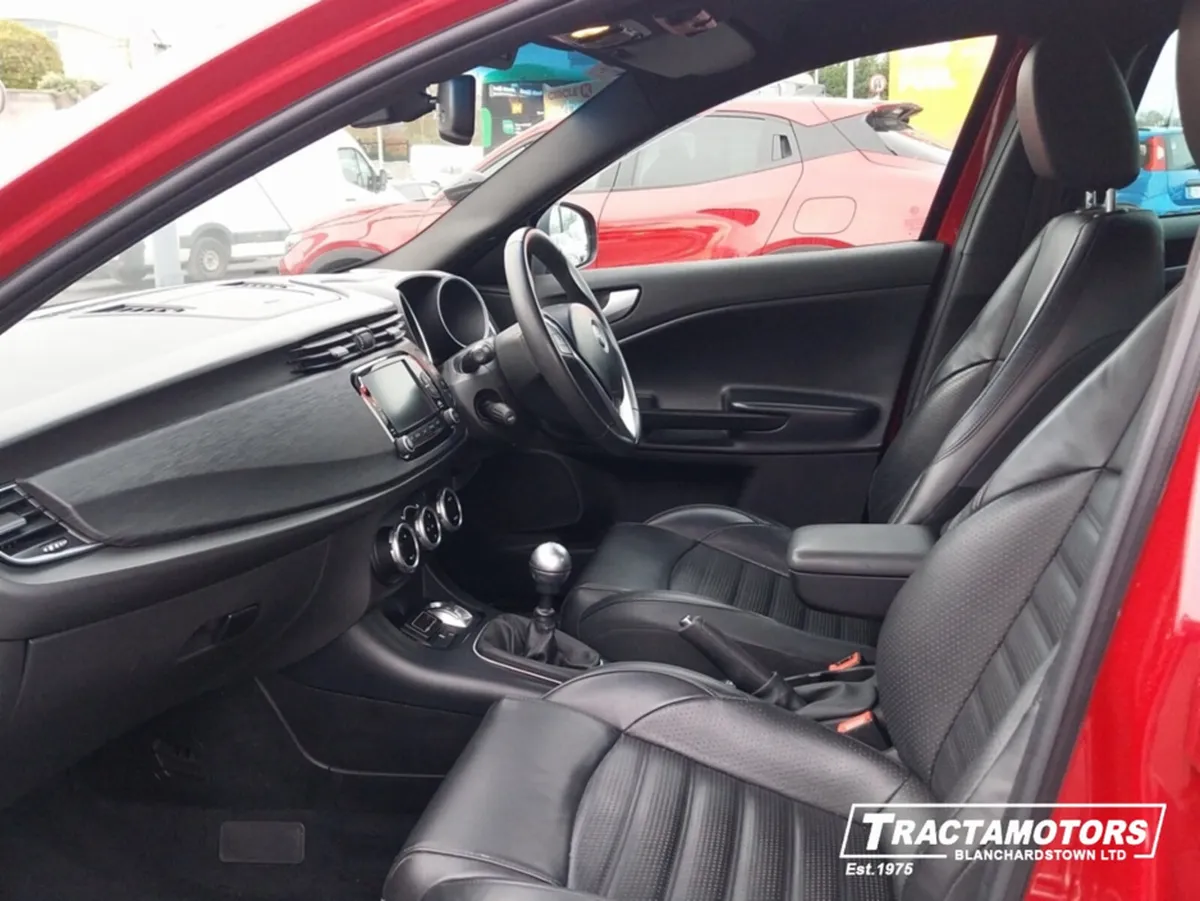 Alfa Romeo Giulietta 1.4 TB 120HP B-TECH 5 5DR - Image 4
