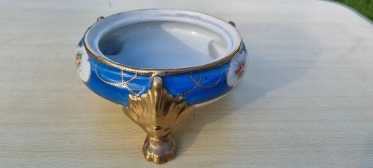 Vintage Limoges hand painted three foot Bowl - Image 2