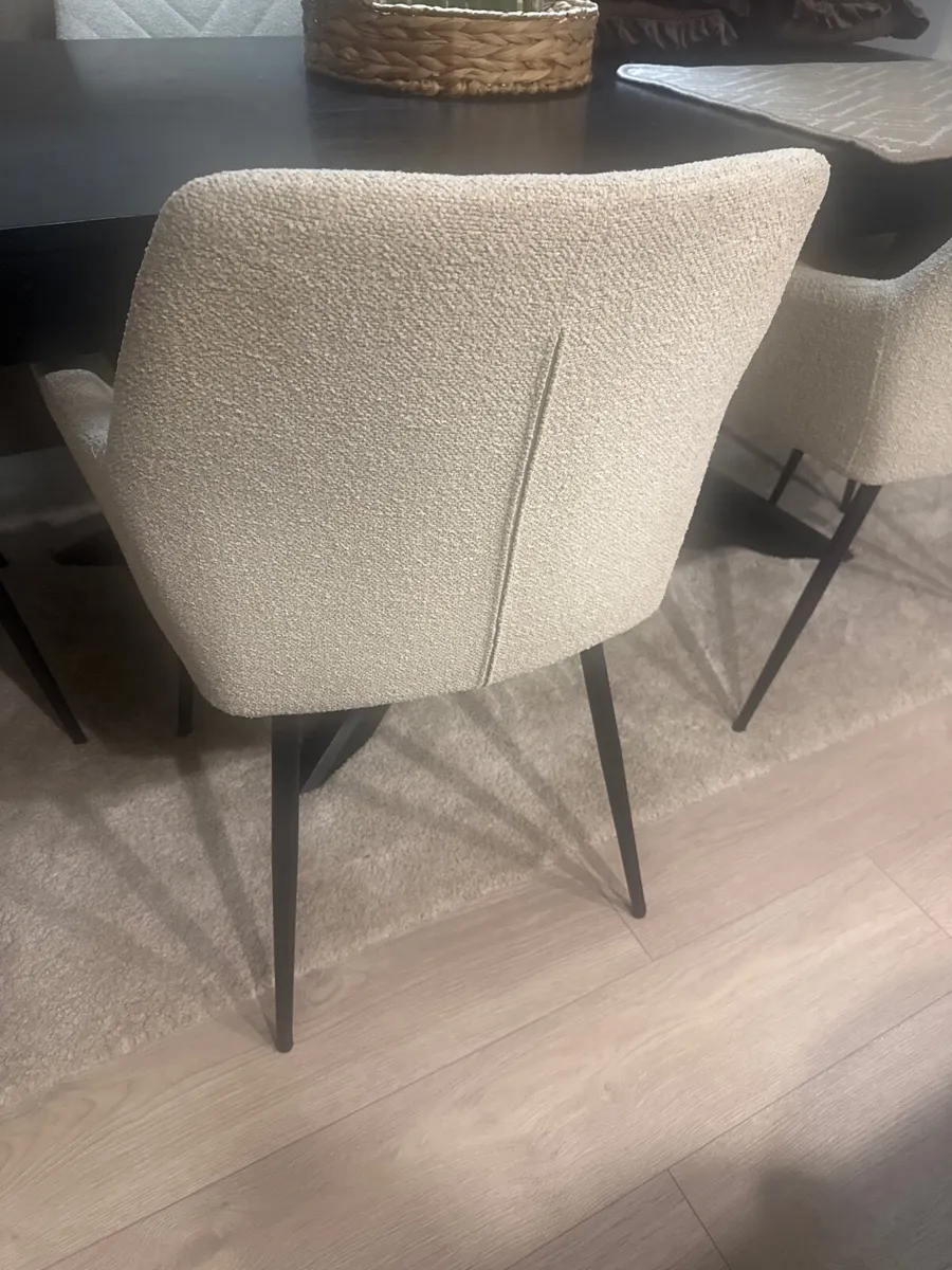 6 dining chairs never used  / cream and black - Image 1
