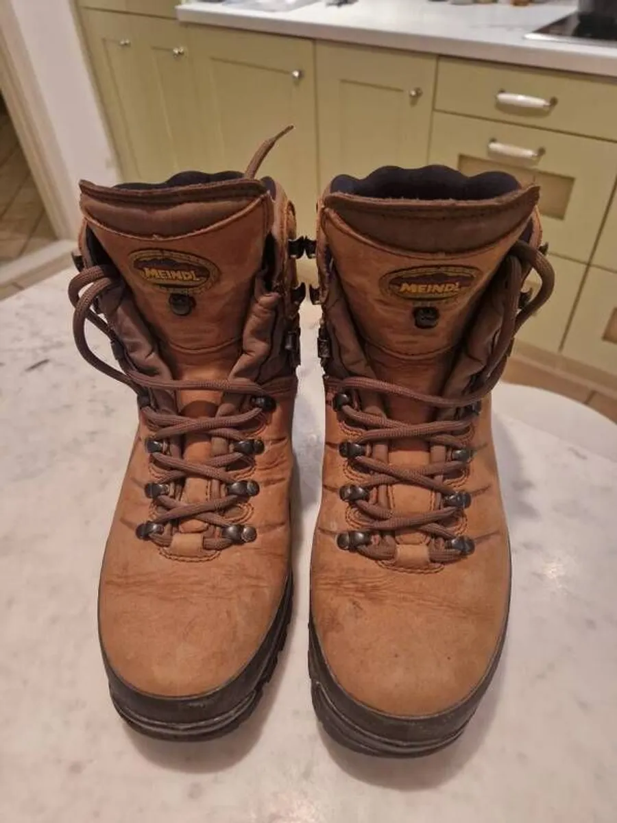 hiking boots Meindl size 7 (small 7) - Image 2