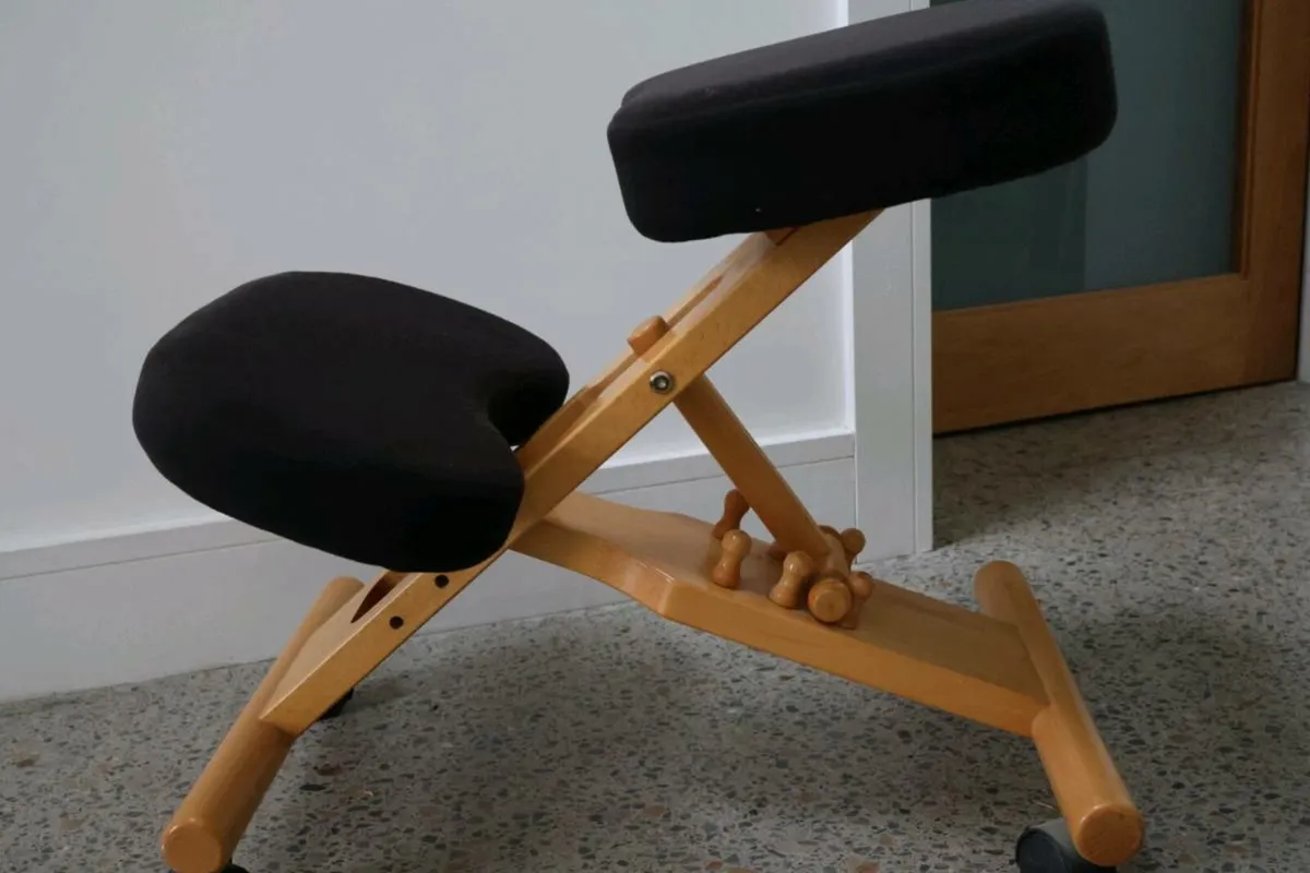Ergonomic Kneeling Chair - Image 1