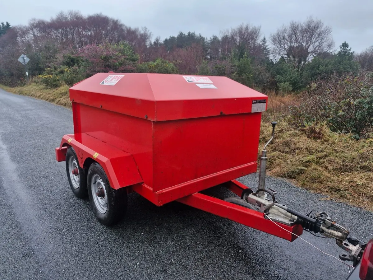 Fuel bowser - Image 2