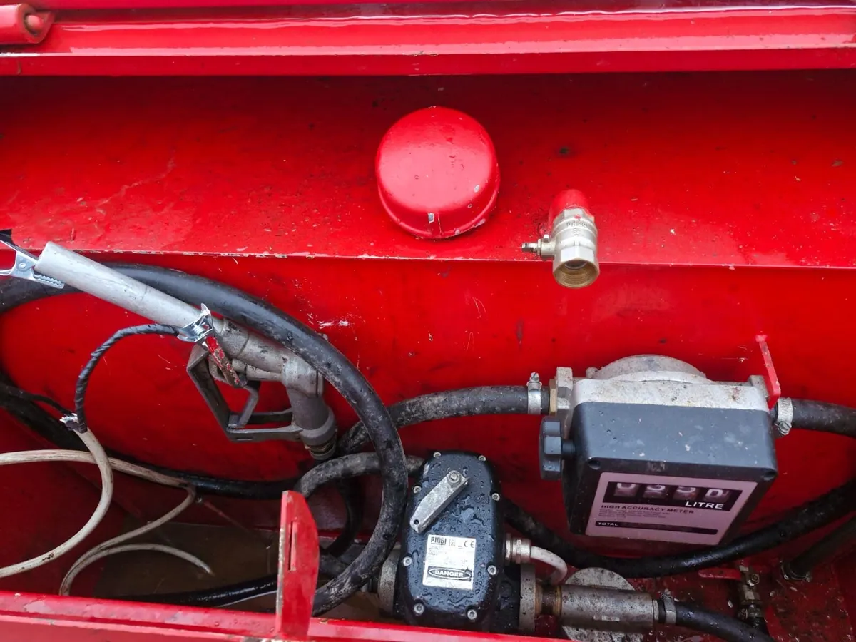 Fuel bowser - Image 4