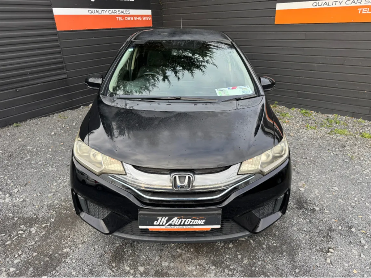 Honda Fit 1.5 HYBRID AUTO - Image 2