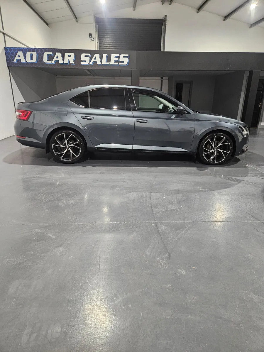 Skoda Superb 2018 2.0 tdi ambition - Image 3