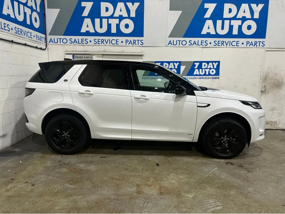 Land Rover Discovery Sport R-DYNAMIC 2.0 ED4 - Image 3