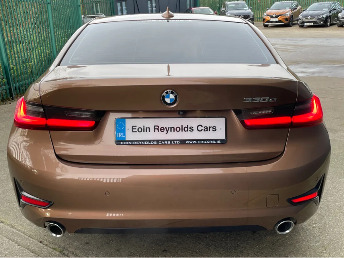 BMW 3-Series 330E SPORT PHEV 4DR AUTO LOW KMS! - Image 4