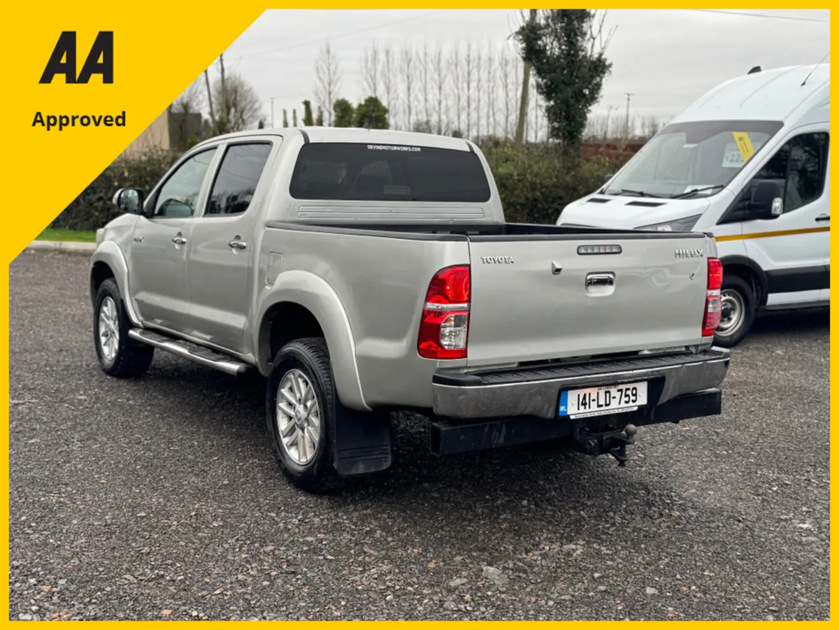 Toyota Hilux 3.0 D-4D INVINCIBLE D/C 1 171BHP - Image 3