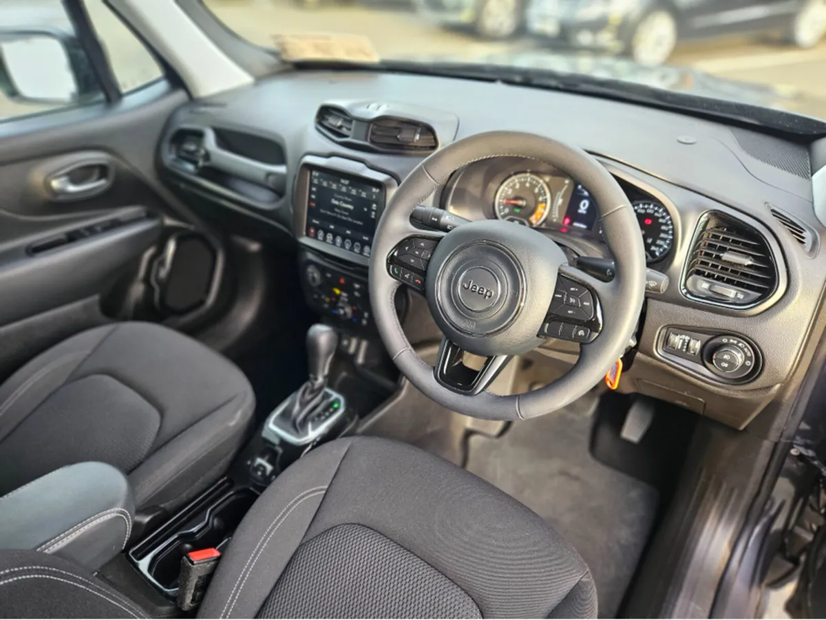 Jeep Renegade NIGHTEAGLE 1.5 MHEV 130HP - Image 3