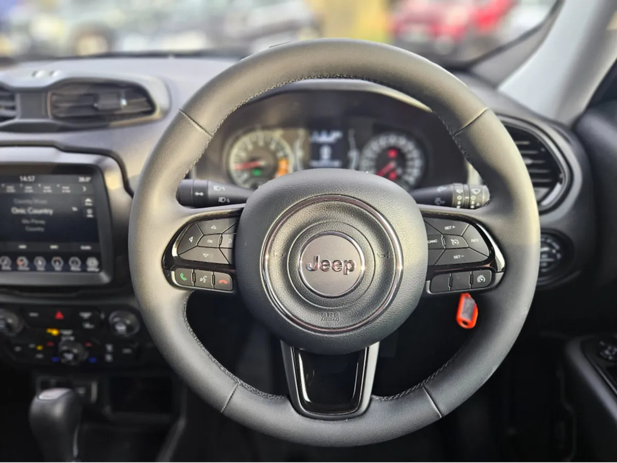 Jeep Renegade NIGHTEAGLE 1.5 MHEV 130HP - Image 4