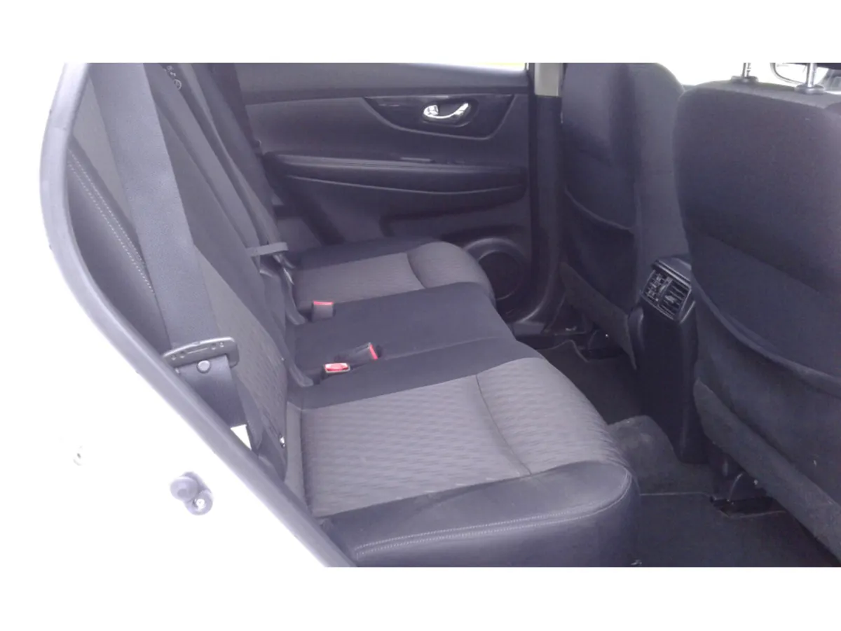 Nissan X-Trail 1.7 DCI ACENTA PREMIUM 5DR - Image 4